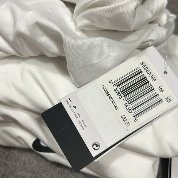 Nike Women's Essential Long Sleeve Rash Guard NWT MSRP $62 Size M - Picture 4 of 4